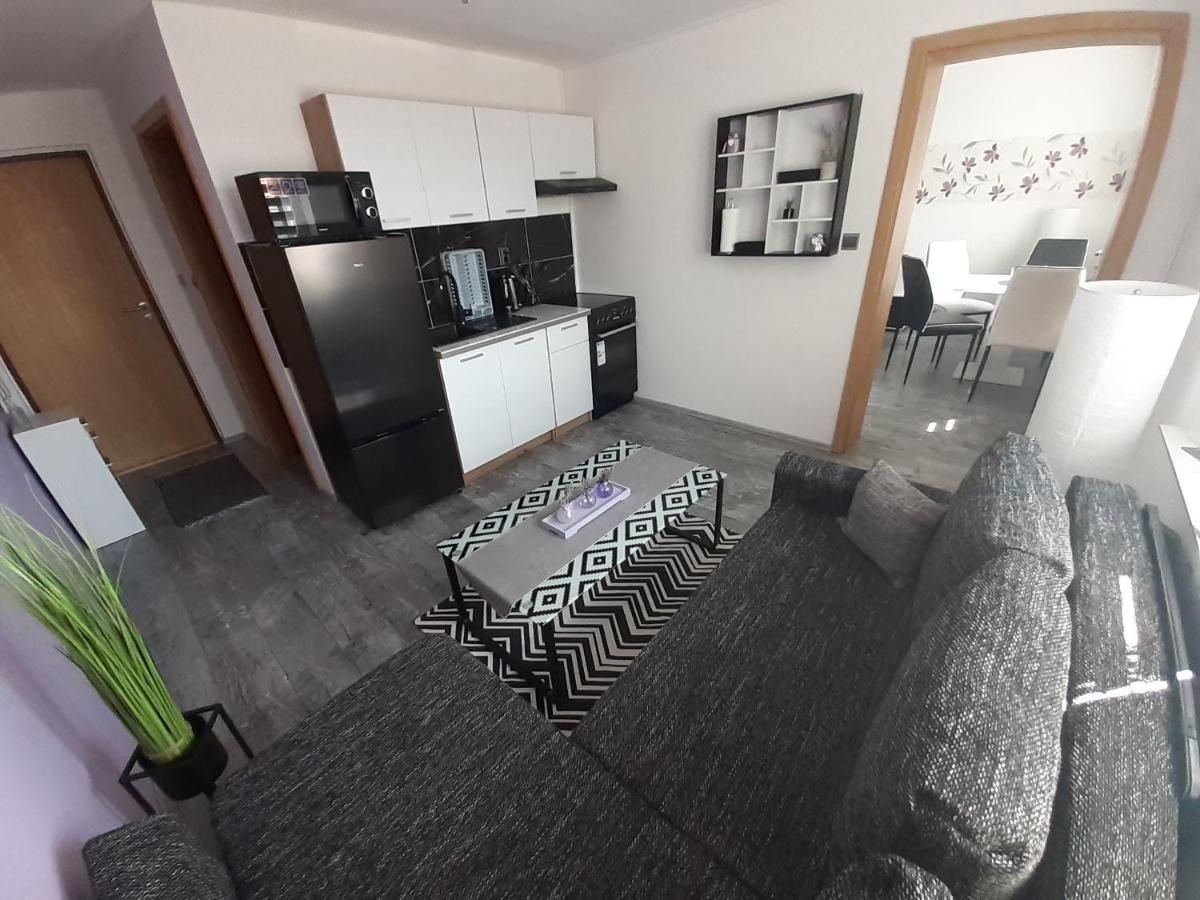 Apartman Laumar 3 Bzenec Extérieur photo
